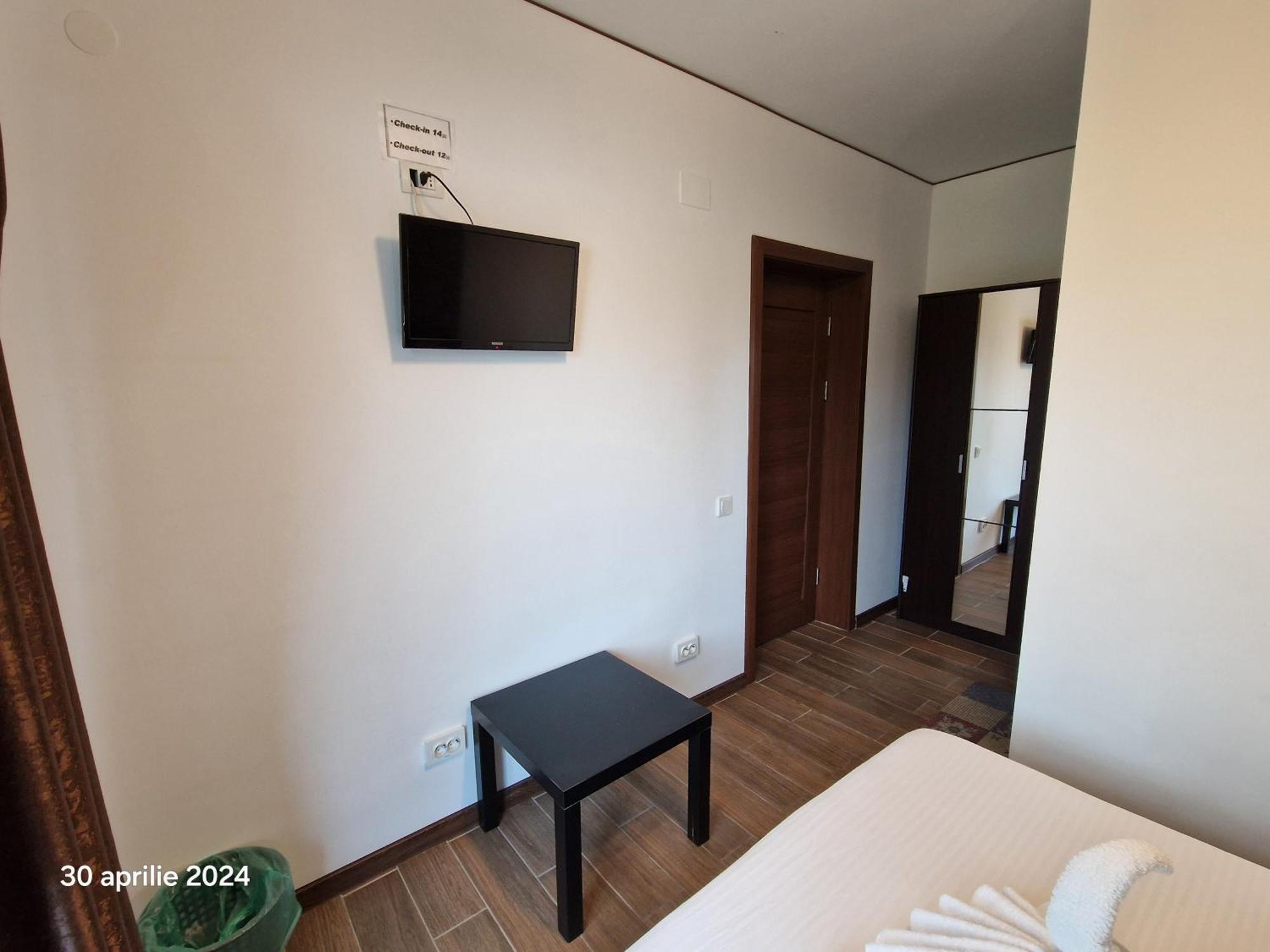 Casa Adrian 2 Mai Două Mai Quarto foto